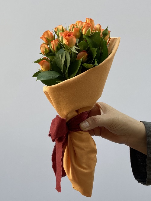 Brisa de Outono - Buquê de Mini Rosas Cor de Laranja