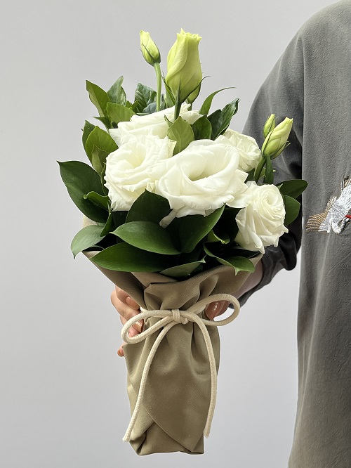 Sayuri - Buquê de Lisianthus Brancos